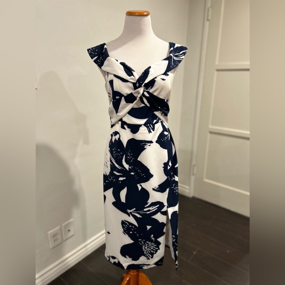 Bardot NWT Size 10 Black & White Floral MIDI off shoulder